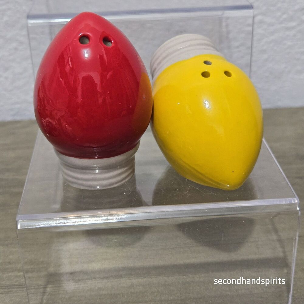 Cracker Barrel Christmas Bulb  Salt & Pepper Shaker Set  New